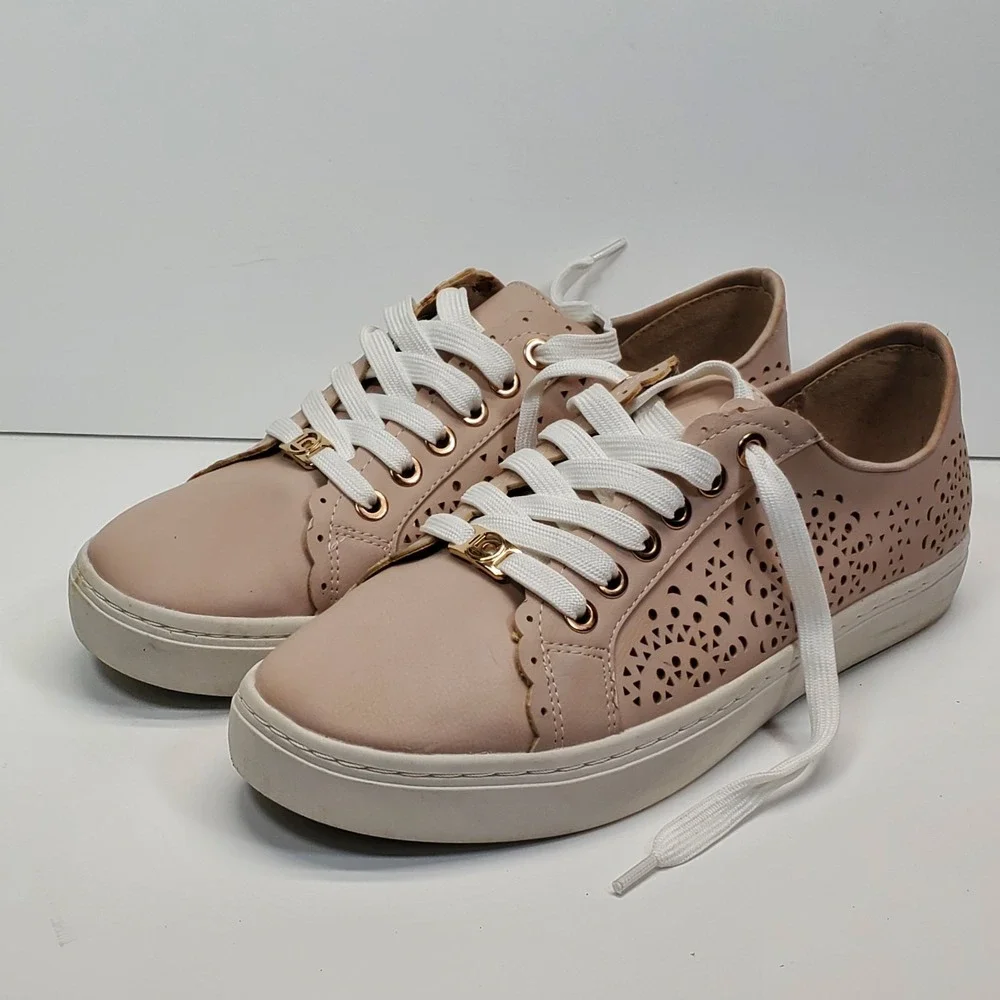 Liz Claiborne Winslow Sneakers Size 8.5M Blush Pink Pierced Design Lace Up